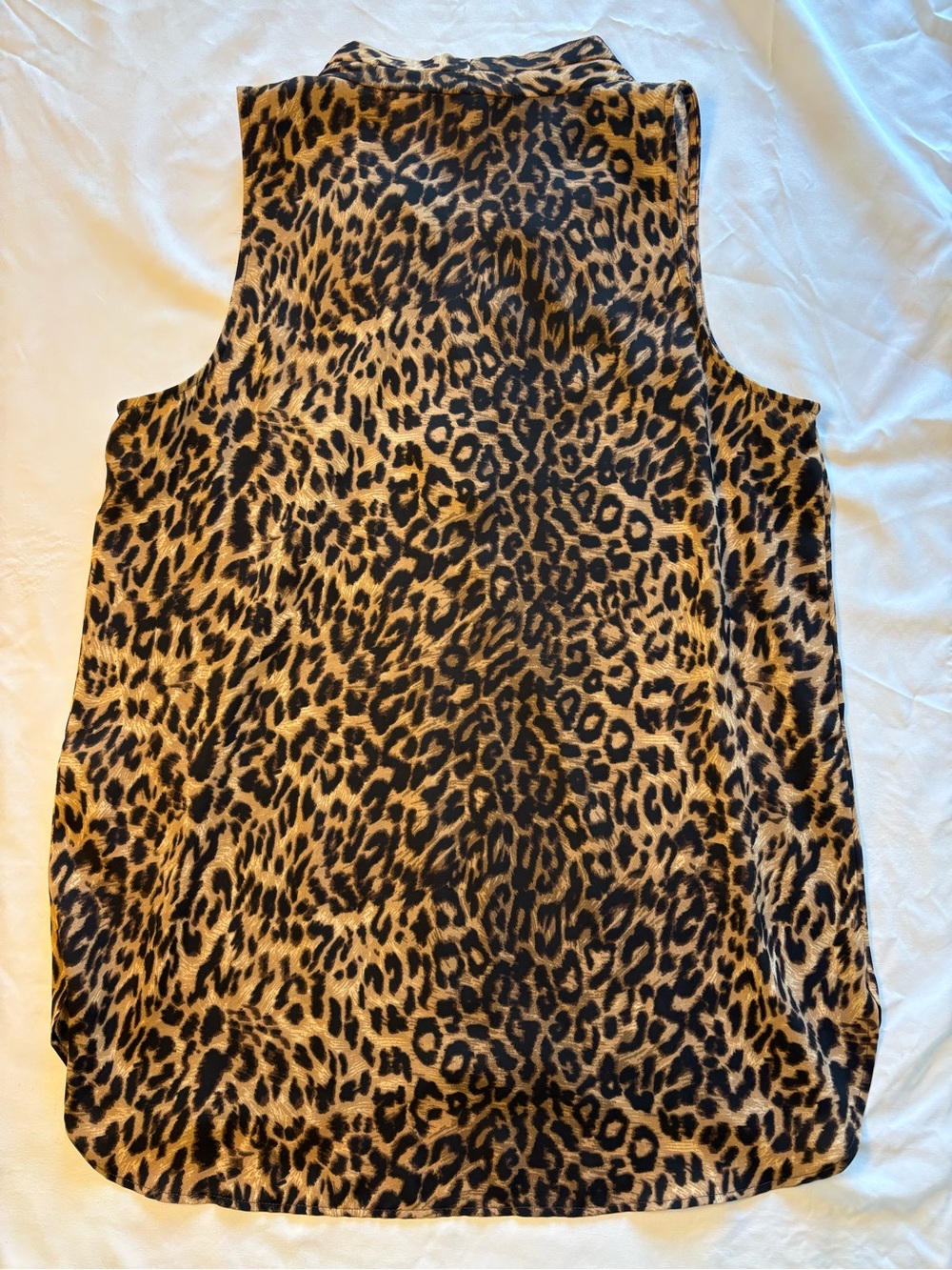 Vince Camuto Leopard Print Sleeveless V-Neck Top - Black & Brown - Picture 4 of 5